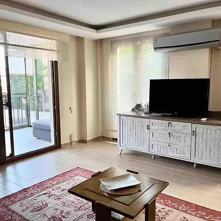 Ayvilla 1 Garden Floor With Garden Use, Sea View アパート Ayvalı