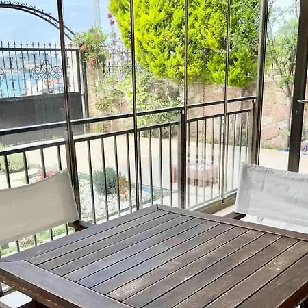 Ayvilla 1 Garden Floor With Garden Use, Sea View アパート *