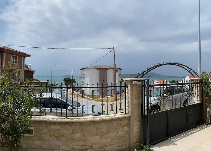 Ayvilla 1 Garden Floor With Garden Use, Sea View Апартаменты Айвалык