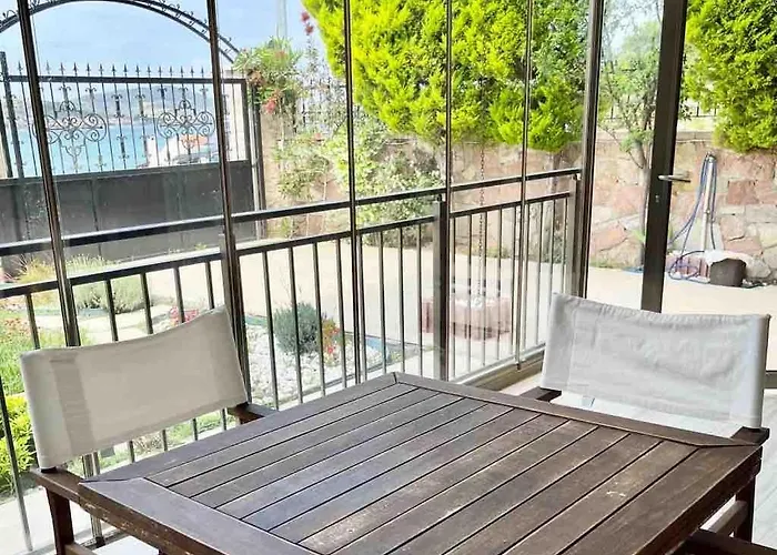 Ayvilla 1 Garden Floor With Garden Use, Sea View Апартаменты *